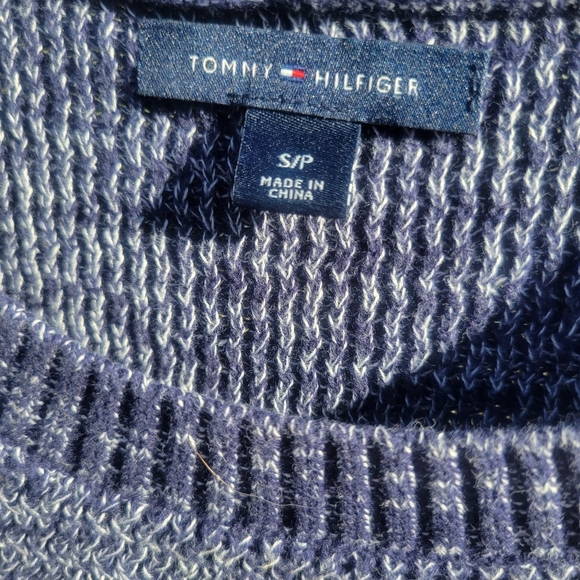 Tommy Ambre Blue & White Sweater - Picture 5 of 6